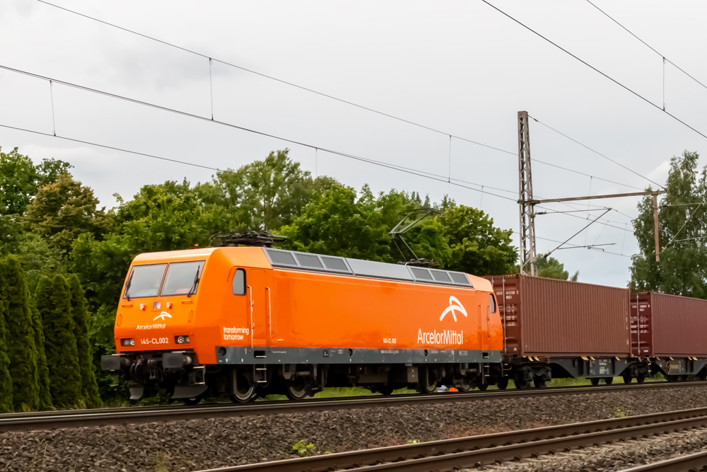 145 082